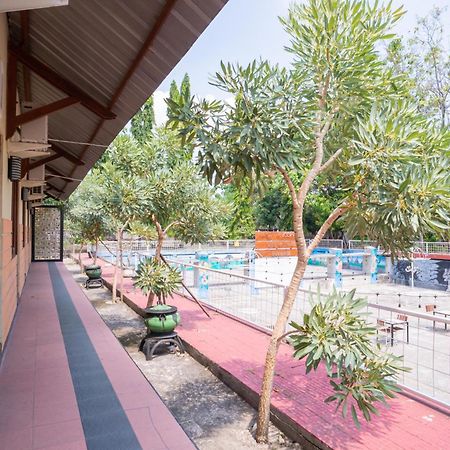 Hotel RedDoorz @ Panglima Sudirman Madiun Zewnętrze zdjęcie