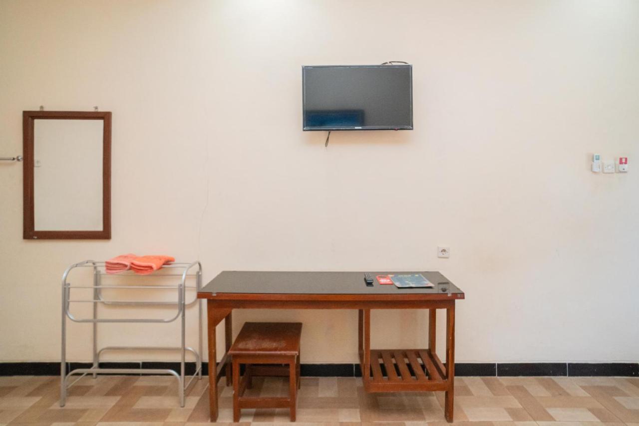 Hotel RedDoorz @ Panglima Sudirman Madiun Zewnętrze zdjęcie