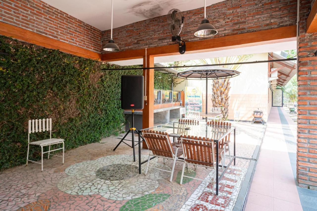 Hotel RedDoorz @ Panglima Sudirman Madiun Zewnętrze zdjęcie