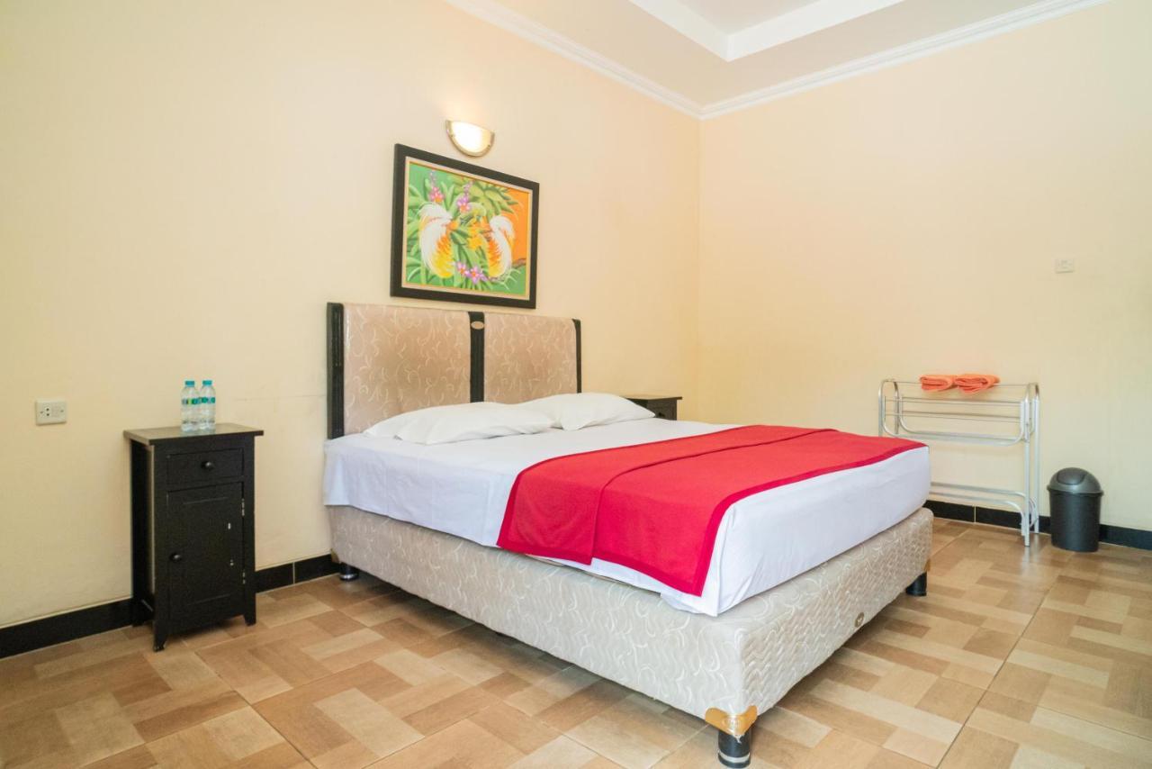 Hotel RedDoorz @ Panglima Sudirman Madiun Zewnętrze zdjęcie