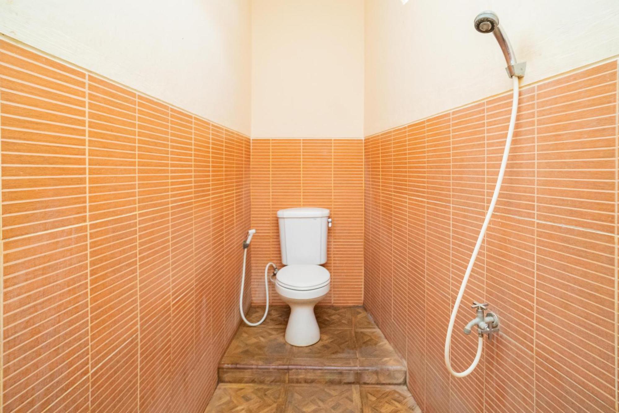 Hotel RedDoorz @ Panglima Sudirman Madiun Pokój zdjęcie